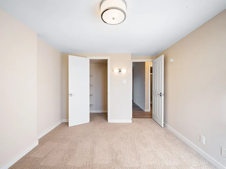 Heritage House Apartments — Photo 26