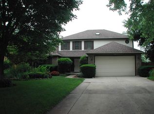 520 Hampton Cir, Bartlett, IL 60103