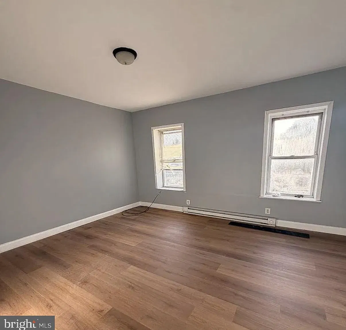 3 bed, 1.0 bath, 1692 sqft, $1,400 — Photo 2