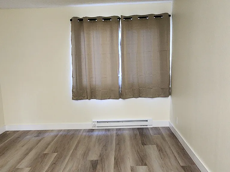 Mandarin Dr — Photo 55