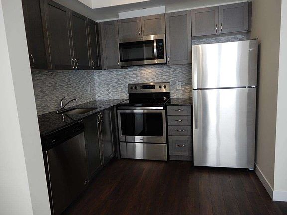 4th image of 6 Bicknell Ave #17