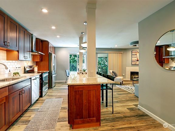 4th image of 11637 100th Avenue NE #1C