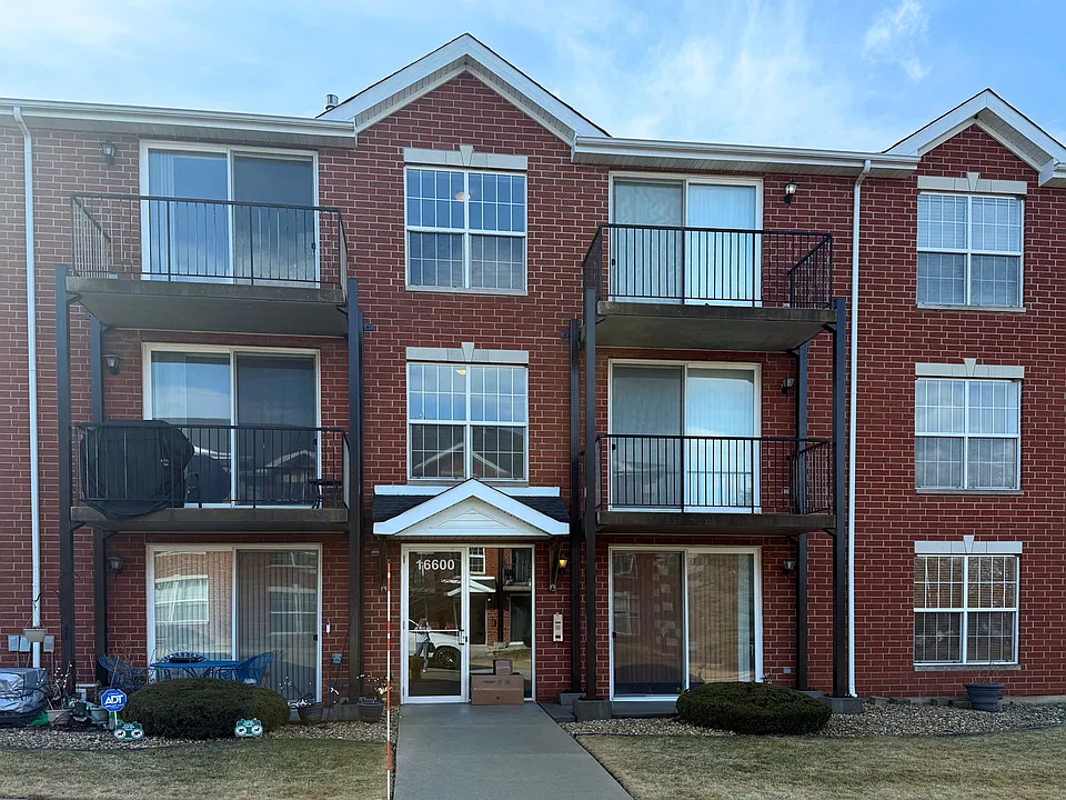 16600 Liberty Cir #2S