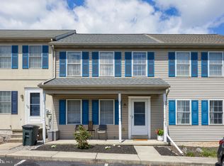 839 Knoll Dr, Mount Joy, PA 17552