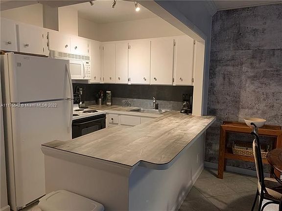 3rd image of 221 SE 9th Ave #104