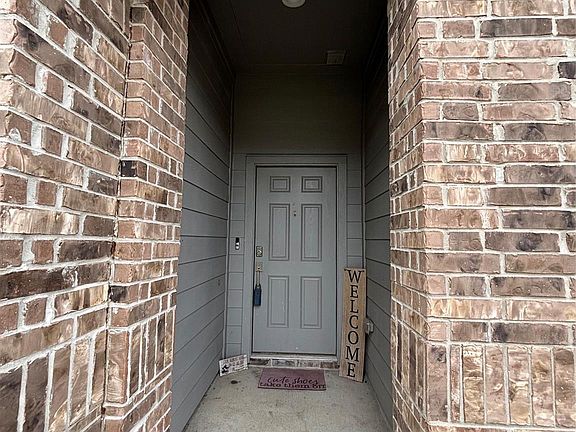 3rd image of 9925 Tammy Ln