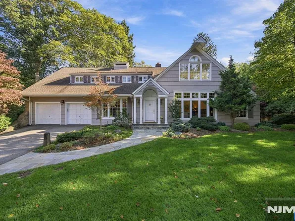 15 Duck Pond Road, Demarest, NJ 07627