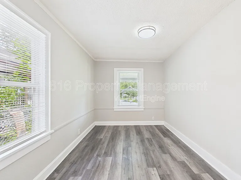 5636 Garfield Ave — Photo 17