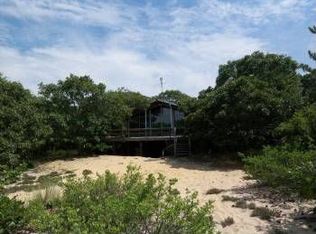 494 Lighthouse Rd, Aquinnah, MA 02535