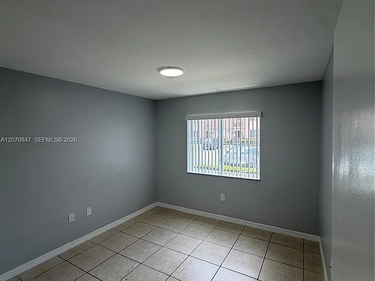 1261 SE 27th St #101 — Photo 17