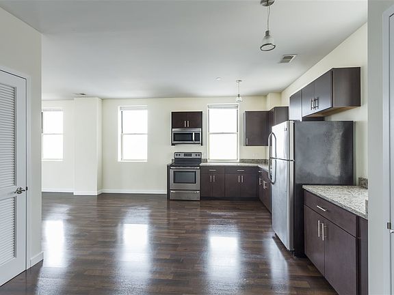 5th image of 56 Beacon Way APT 1403