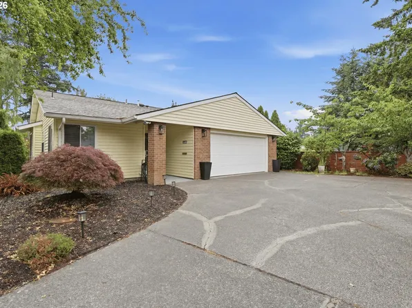 10440 SW Century Oak Dr, Tigard, OR 97224