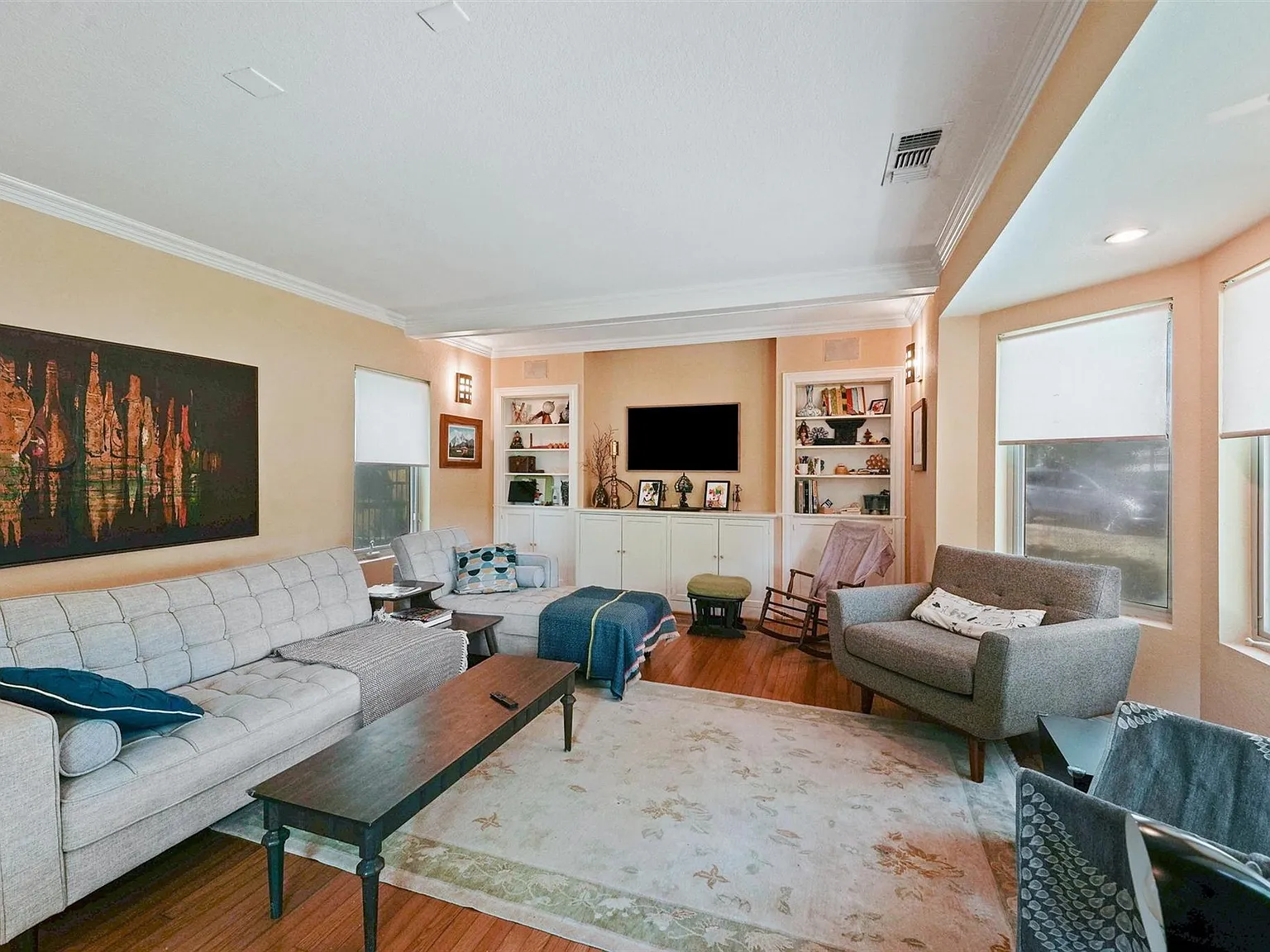 3 bed, 3.5 bath, 2824 sqft, $2,950 — Photo 3