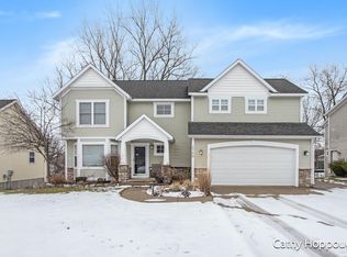 1750 Oakleigh Rd NW, Grand Rapids, MI 49504