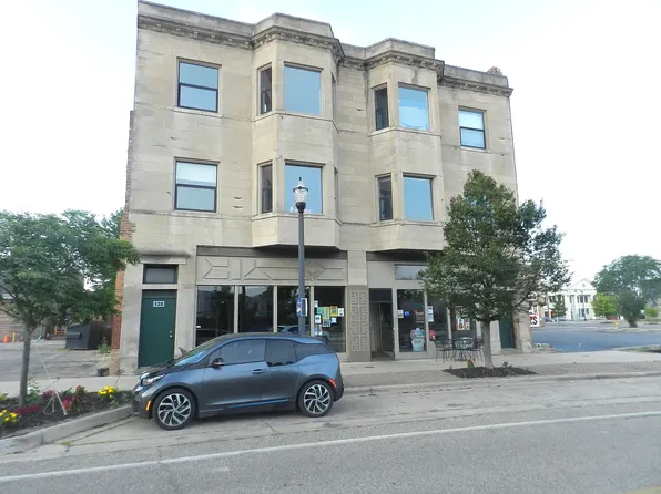 136 Territorial Rd #2, Benton Harbor, MI 49022