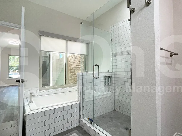 314 Dakota Trl — Photo 16