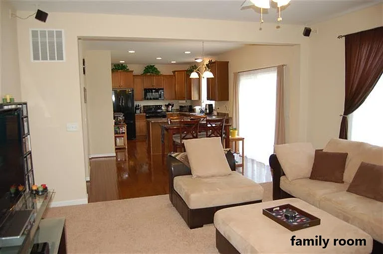 10210 Hamlet Ct — Photo 12