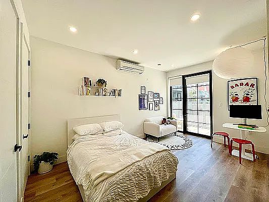 2nd image of 1104 Bedford Ave #422