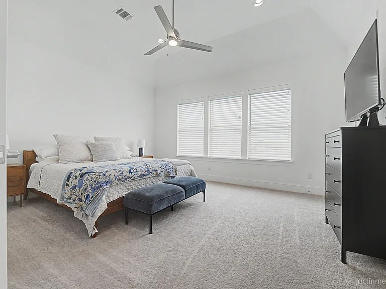 4009 University Grove St — Photo 30