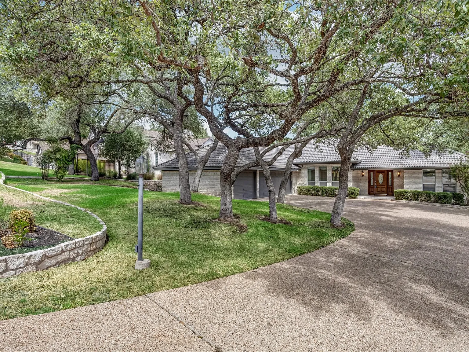 3 bed, 3.5 bath, 2359 sqft, $3,595 — Photo 1
