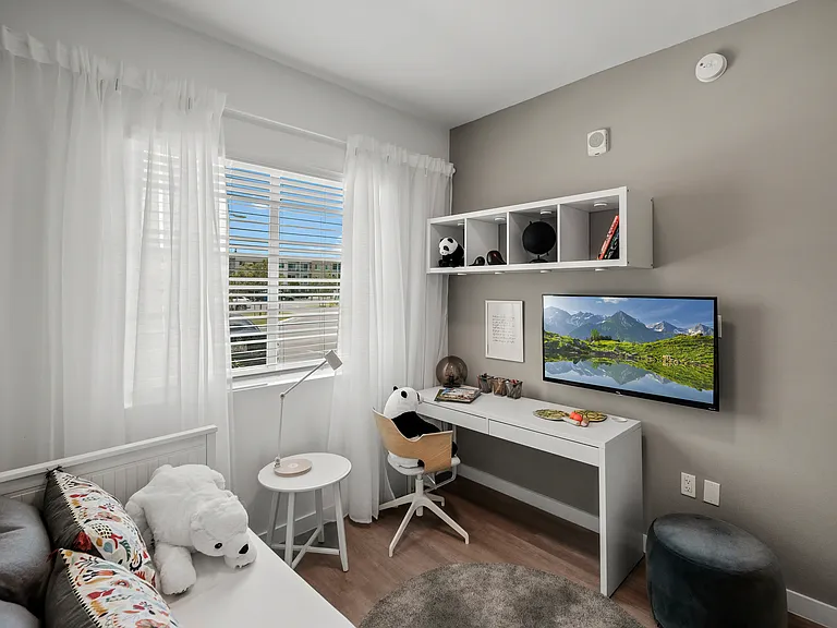Pine Groves Apartments — Photo 11