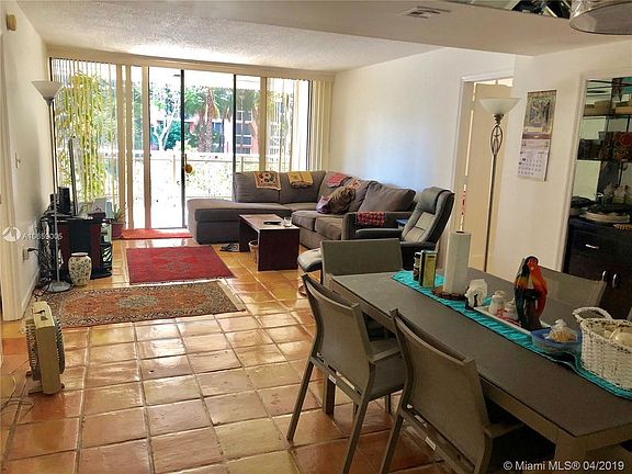 3rd image of 2901 S Bayshore Dr APT 2E