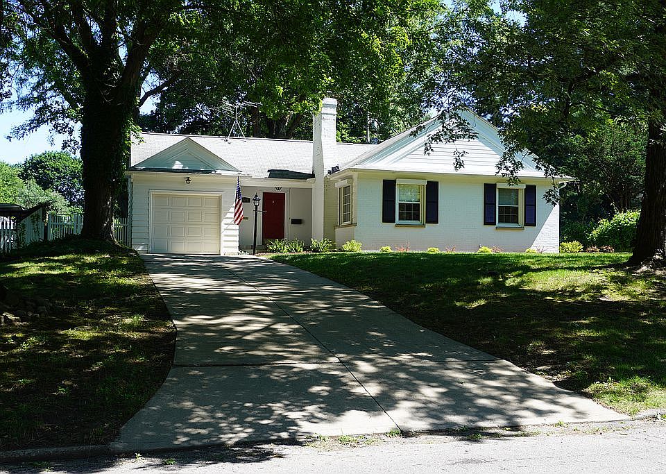 1st image of 2535 Grant Ave
