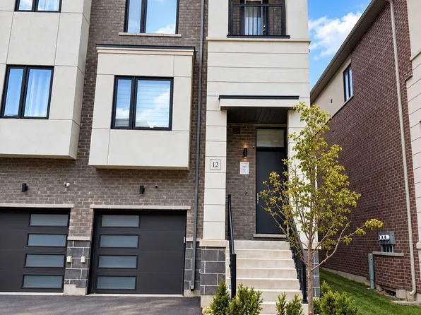 12 Heathrow Ln, Caledon, ON L7E 4M4