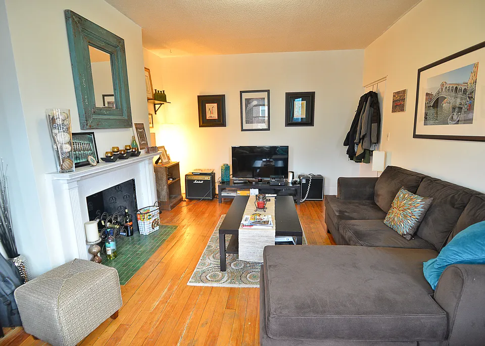 18 Glenville Ave #3B