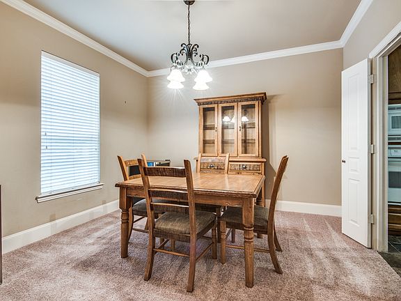 5th image of 704 Chandler Ct