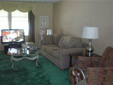 4th image of 225 Hamrock Dr