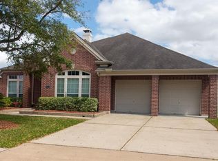2313 Echo Harbor Dr, Pearland, TX 77584
