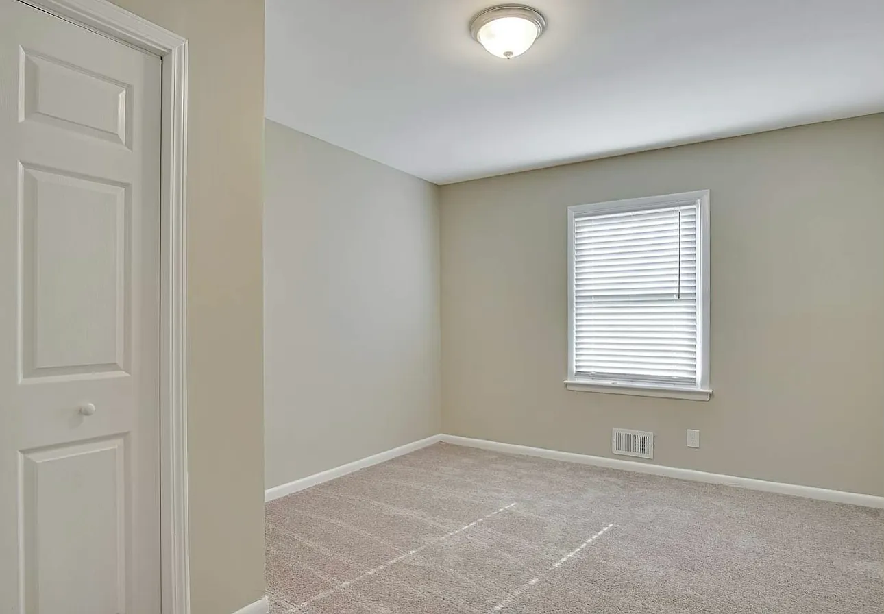 3 bed, 1260 sqft, $1,849 — Photo 4