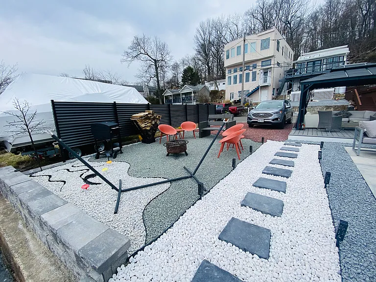71 S Lakeside Ave — Photo 24