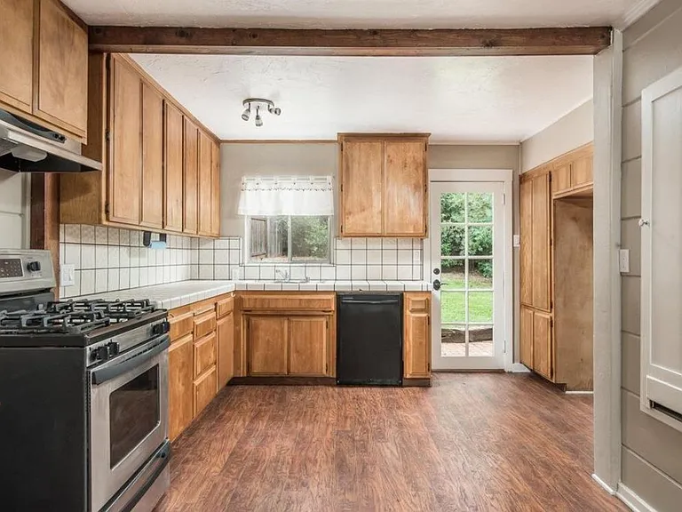 356 Chamberlain Ave — Photo 6