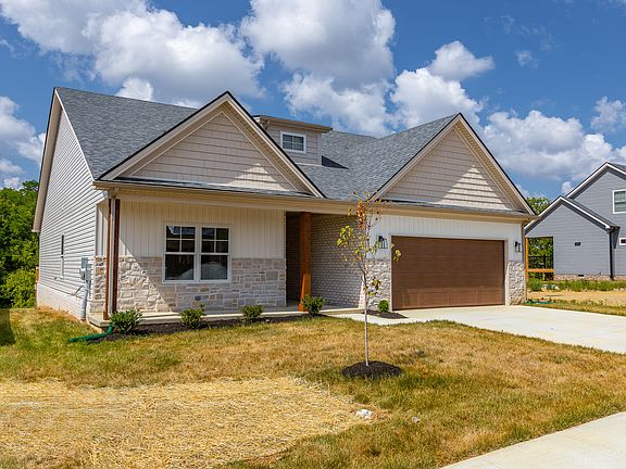 2nd image of 1069 Mission Dr
