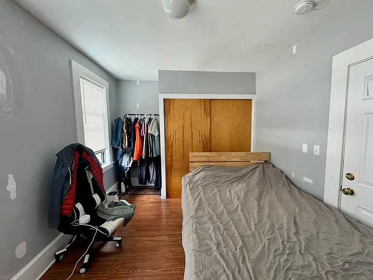 566 Putnam Ave — Photo 5