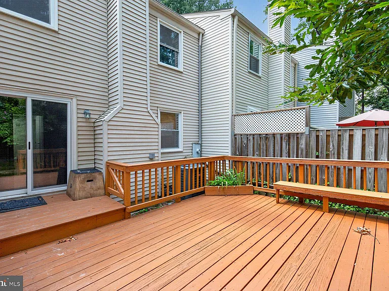 8228 Goldstream Ct — Photo 28