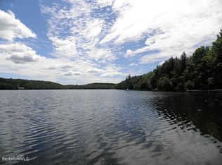 Leonhardt Rd, Becket, MA 01223