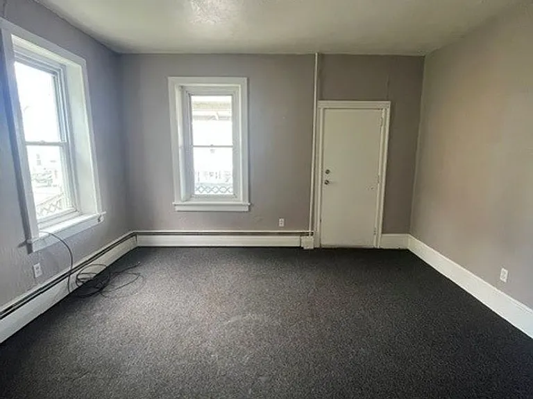 206 N 2nd St — Photo 11
