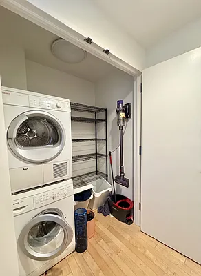 Laundry, photo 1