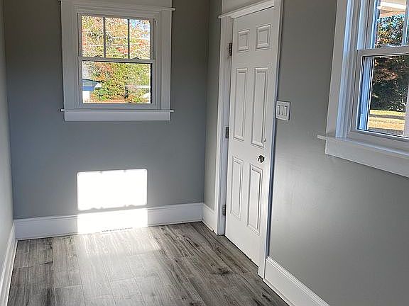 3rd image of 1910 Montague Avenue Ext