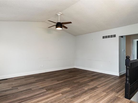 2nd image of 84 Lost Dutchman Dr APT B