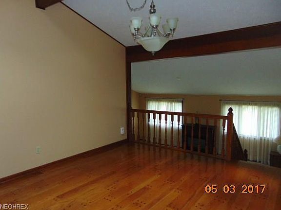 3rd image of 8465 Bridlehurst Trl