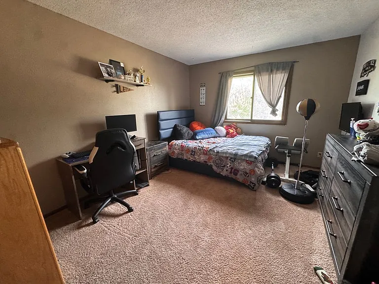 1097 Regency Dr — Photo 11