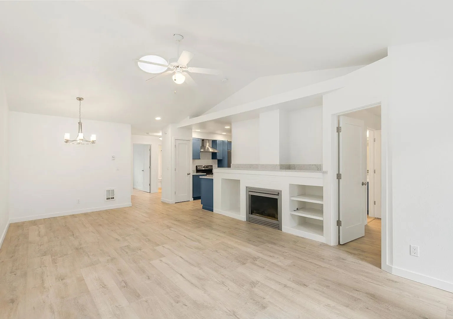 2 Bedroom 2 Bath Condo - Like New - No Carpets! — Photo 4