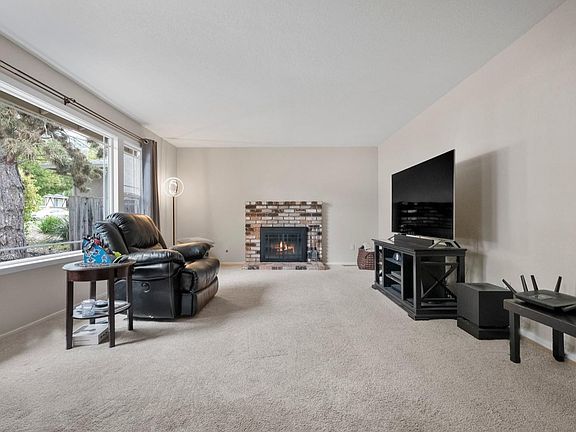 4th image of 659 Montclair Drive