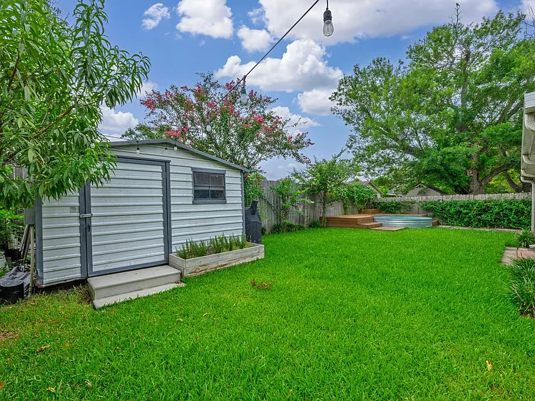7803 Woodcroft Dr — Photo 19