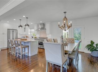 90 Amherst Dr, New Rochelle, NY 10804