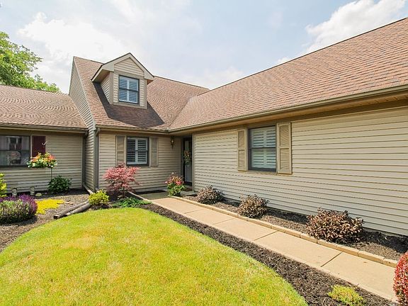 3rd image of 4806 Lake Ct